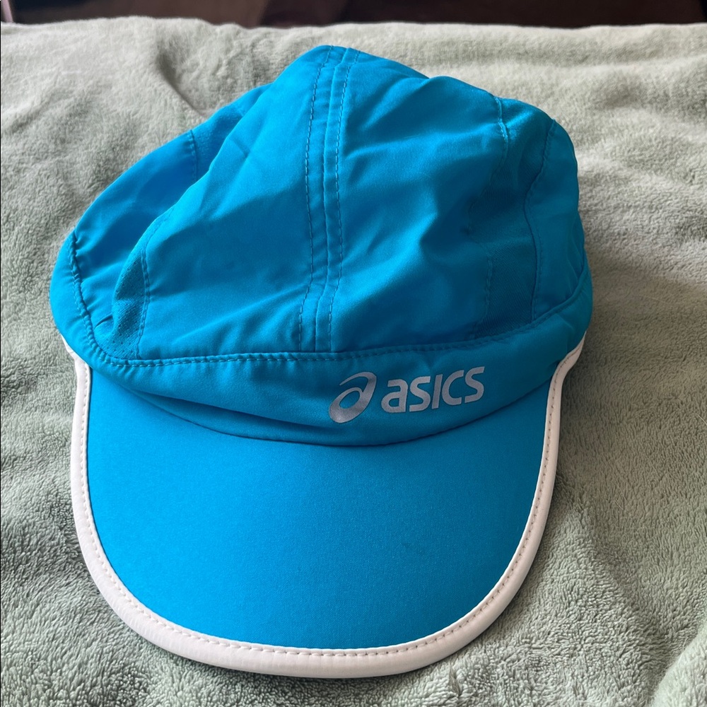 Lightweight ASICS running hat — never worn